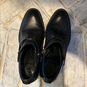 Born Women's Sleek Black Ankle Boots